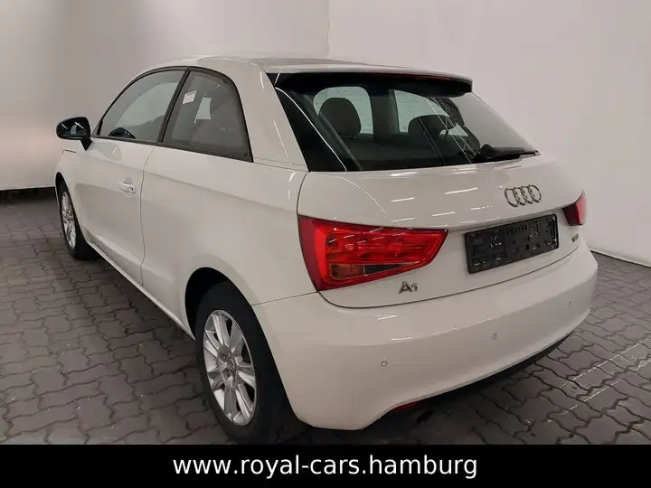 Audi A1 attraction KLIMA*SHZ*EINPARKHILFE*8x Bereift