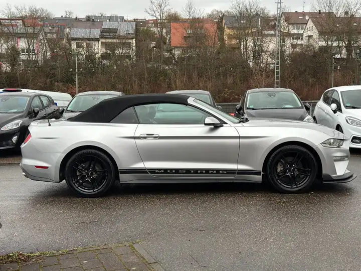 Ford Mustang 2.3 EcoBoost Convertible